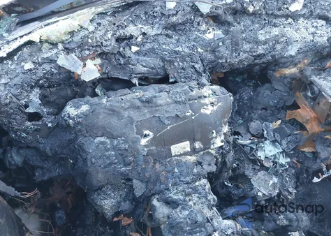 1998 Lincoln Continental из США, поврежденный, VIN 1LNLM97V3WY602890